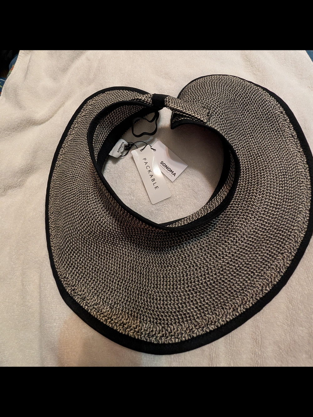 NWT SONOMA Women's Packable Wide Brim Visor in Black and Cream